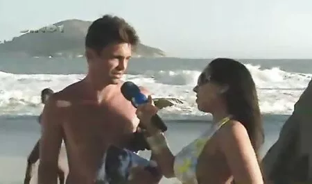 Một trẻ mô hình khiêu dâm như một món phim sec nguoi dit cho quà