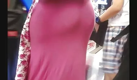 Trẻ nữ diễn viên phim sec cho va nguoi dit nhau khiêu dâm cạo trêu chọc với một cặp ngực của cô ấy :)
