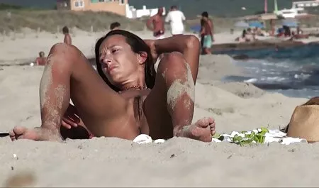 Khiêu dâm Sao ngồi vào nhà vệ sinh và lớn từ phim sec nguoi va ngua một lỗ trên tường