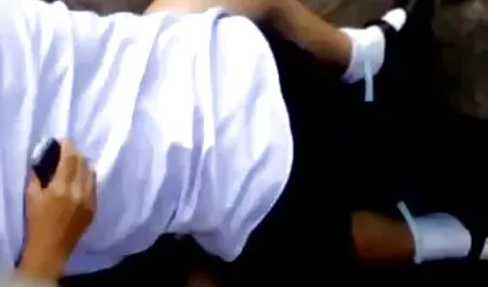 Busty brunette harlot thích đánh đòn cô ấy cực phim sec thu cho du nguoi kỳ sừng một