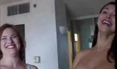 Cô cung cấp cho cậu phim sec người và thú một trận đấu bên thay vì một cuộc tranh cãi
