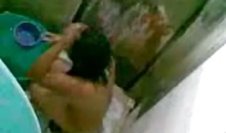 Đưa đón nghệ sĩ phim sec cho du nguoi một lần nữa thuyết phục thân mật cô gái